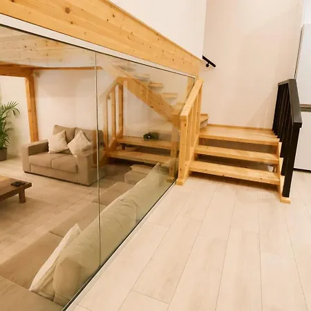 Mezzanine Center *